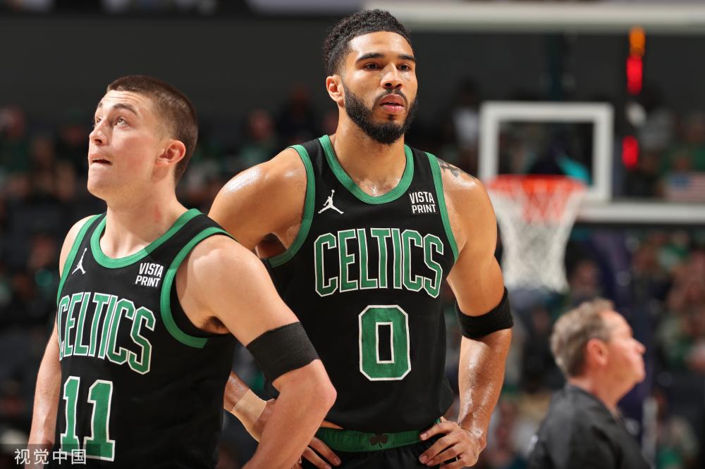 场上的交流 场上的交流